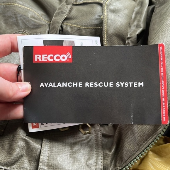 Helly Hansen Women’s Green Survival Snowsuit - Picture 12 of 15